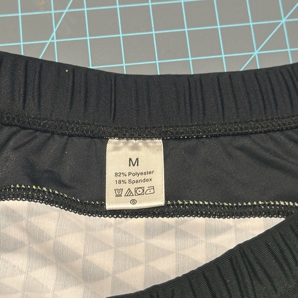 Men’s Swim Briefs USA Size Small Black With Front Pattern Detail - Picture 2 of 5